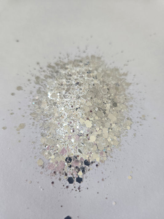 Silver/White Chunky & Fne Mixed 50g